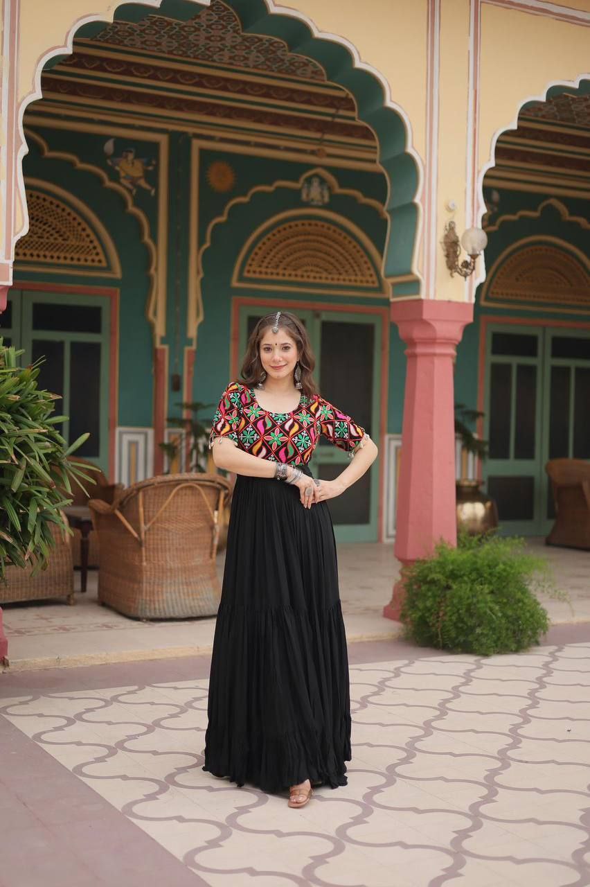 Kutchi Gamthi Work Gown – Black Beauty | 10 Meter Flair | Navratri Special