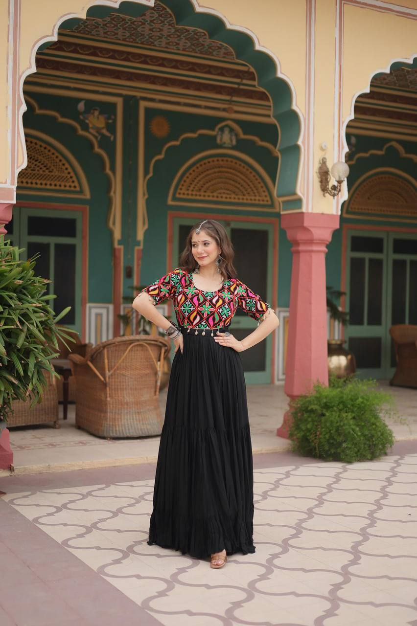Kutchi Gamthi Work Gown – Black Beauty | 10 Meter Flair | Navratri Special