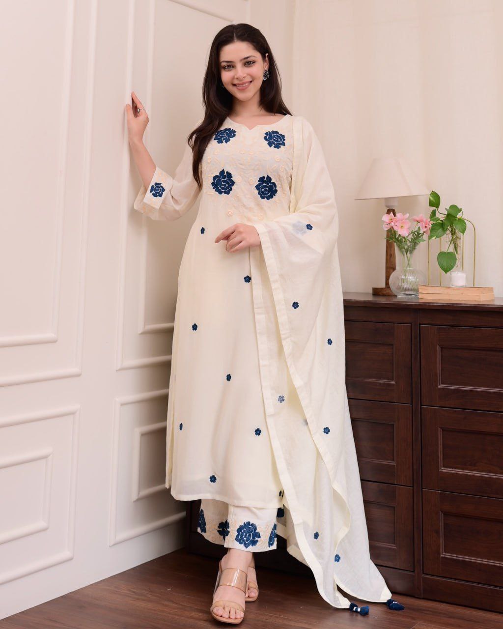 Elegant Reyon Slub Kurta Set with Chanderi Dupatta