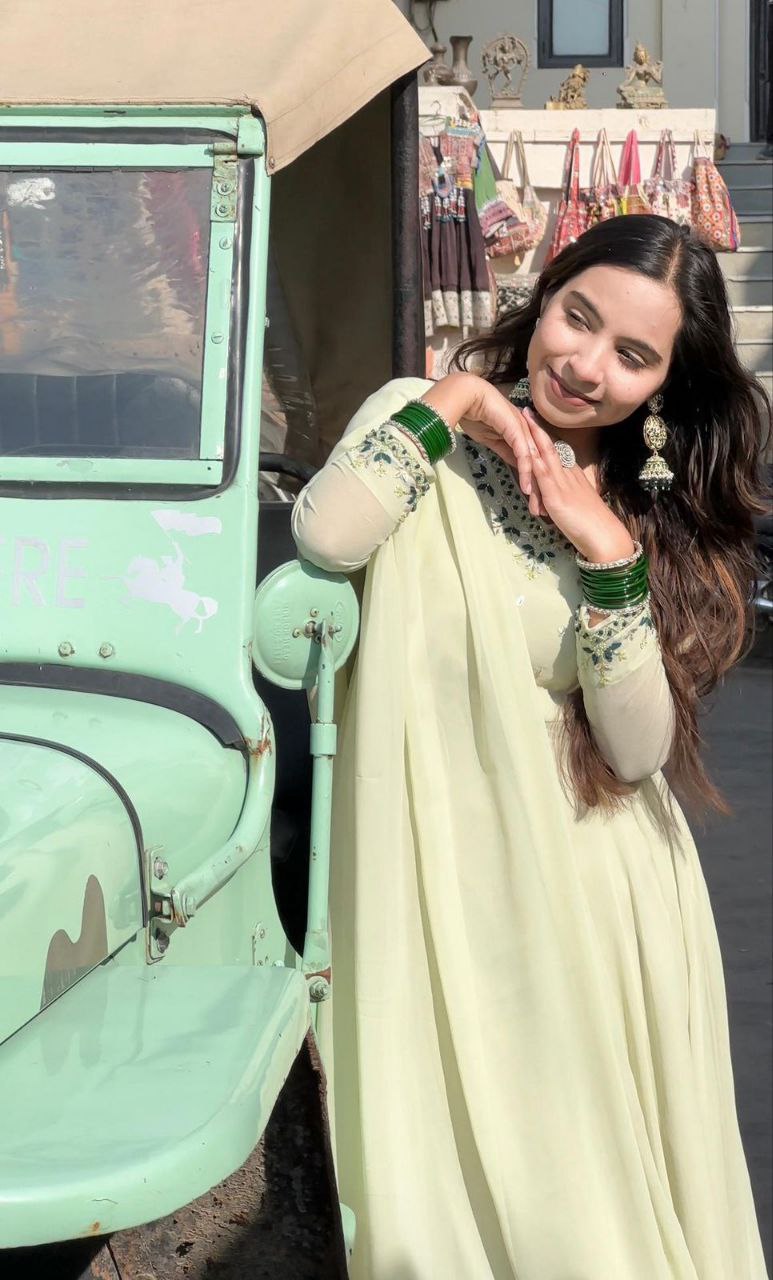 Elegant Hand Khatli Embroidered Georgette Gown Set with Dupatta